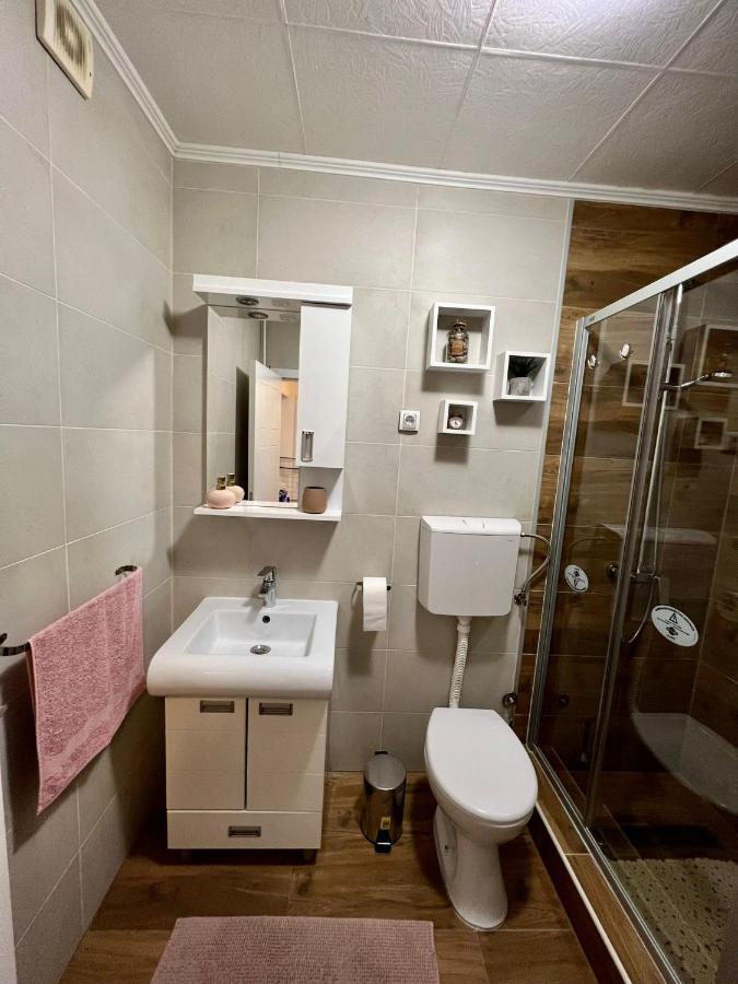 Prestige Apartment 3 Novi Sad Esterno foto
