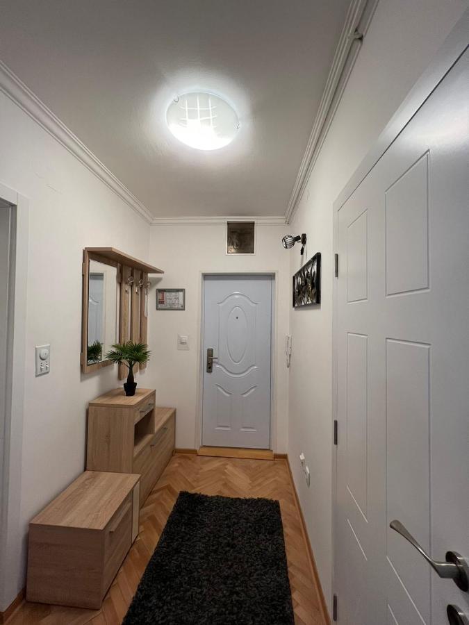 Prestige Apartment 3 Novi Sad Esterno foto
